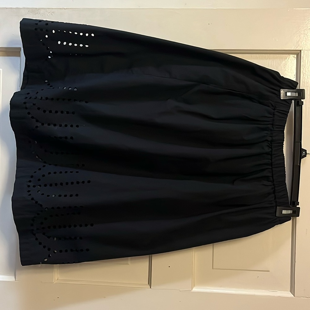 Gap skirt